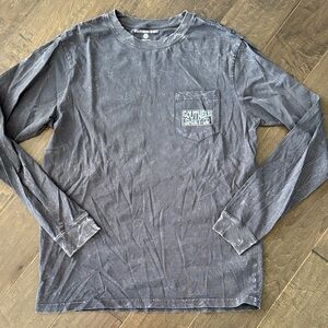 The Southern Shirt Company Gray Long Sleeve Tee